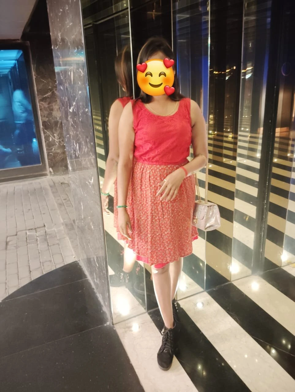 Sanjana – Indian escort in Kolkata — 4 / 5