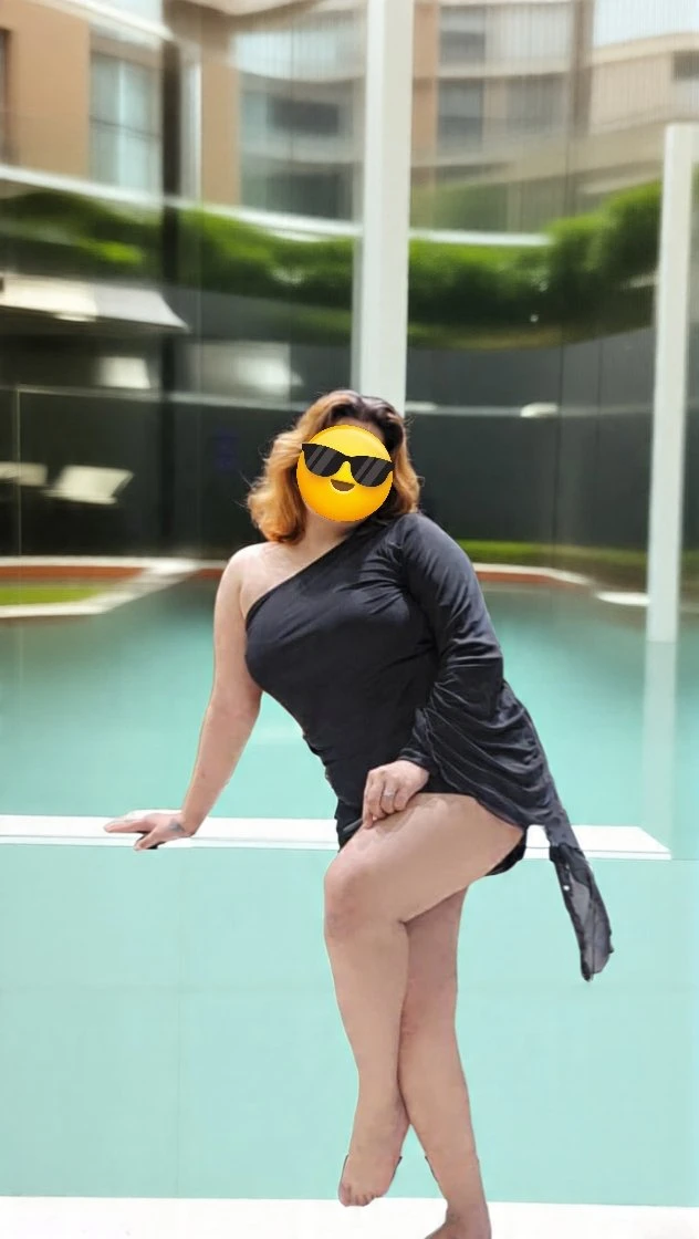 Tasha Cam and Realmeet – Indian escort in New Delhi — 4 / 5