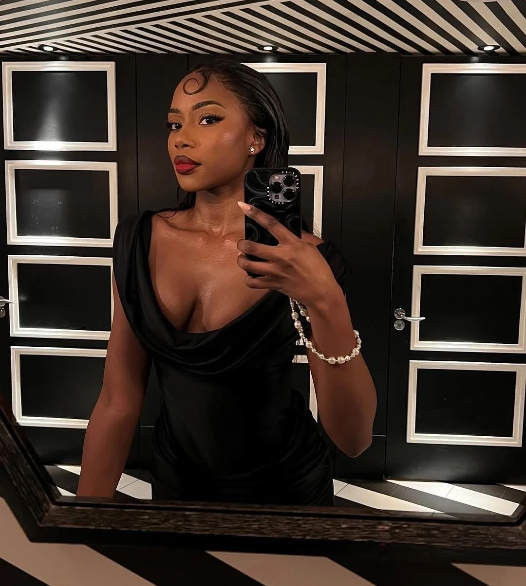 Ms Ters – Kenyan dominatrix in Beirut — 2 / 6