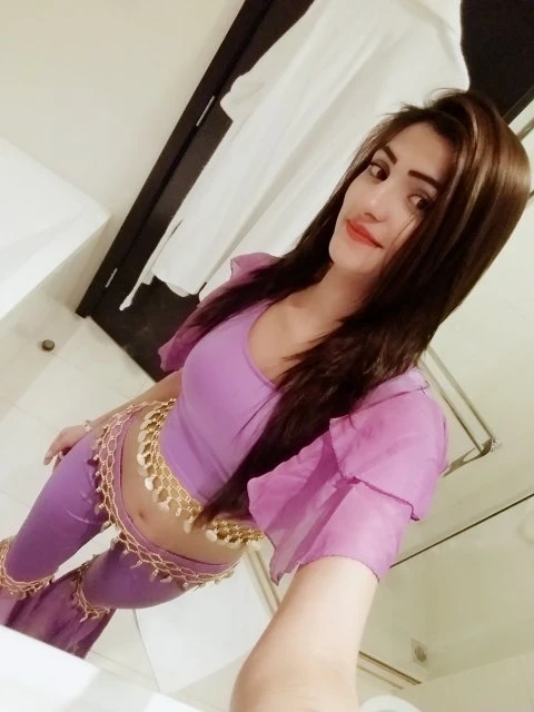 Minahil Malik – Pakistani escort in Karāchi — 2 / 11