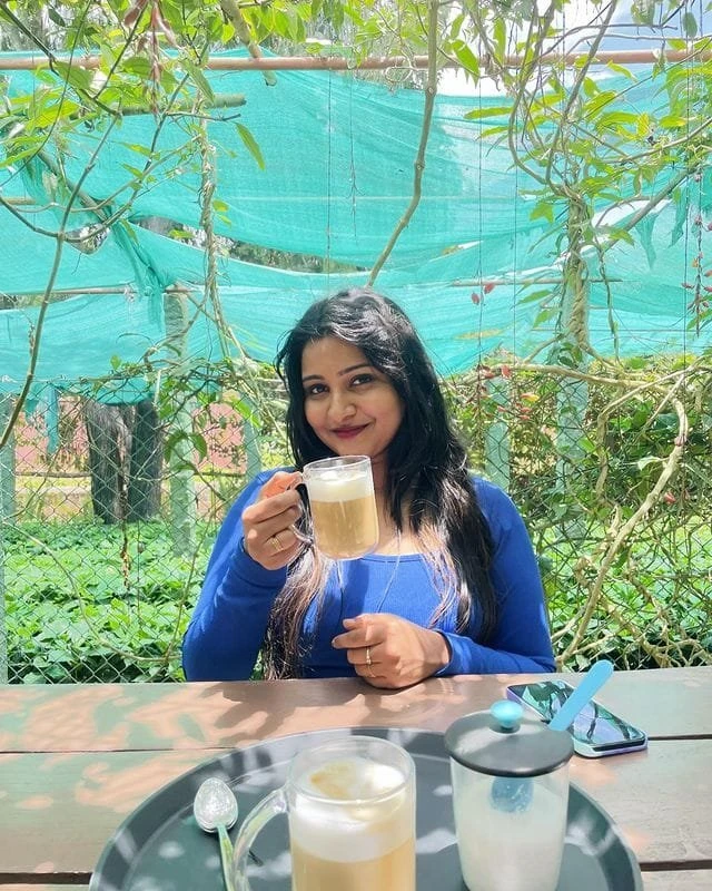 Riya (Real and Cam Service) – Indian escort in Mumbai — 6 / 7