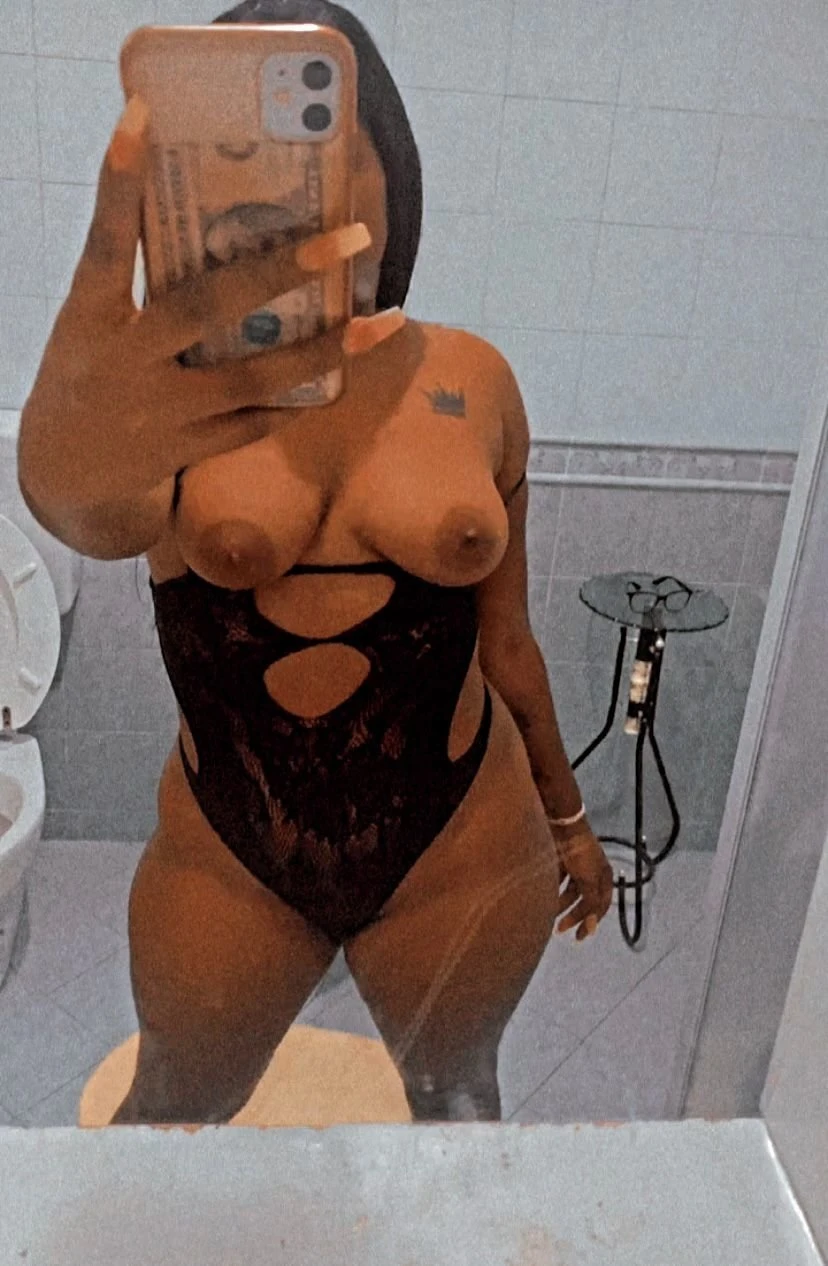 Veronika – Colombian escort in Malta — 4 / 6