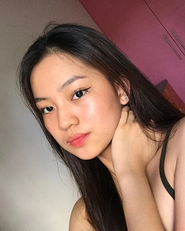 Aurora – Filipino escort in Maldives — 4 / 8