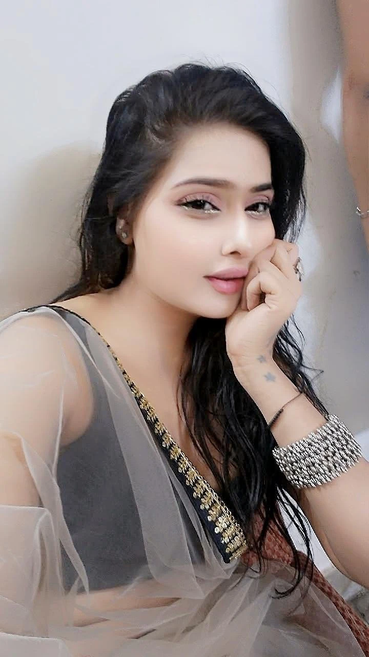 Aaliya Rastogi – Indian escort in New Delhi — 7 / 13