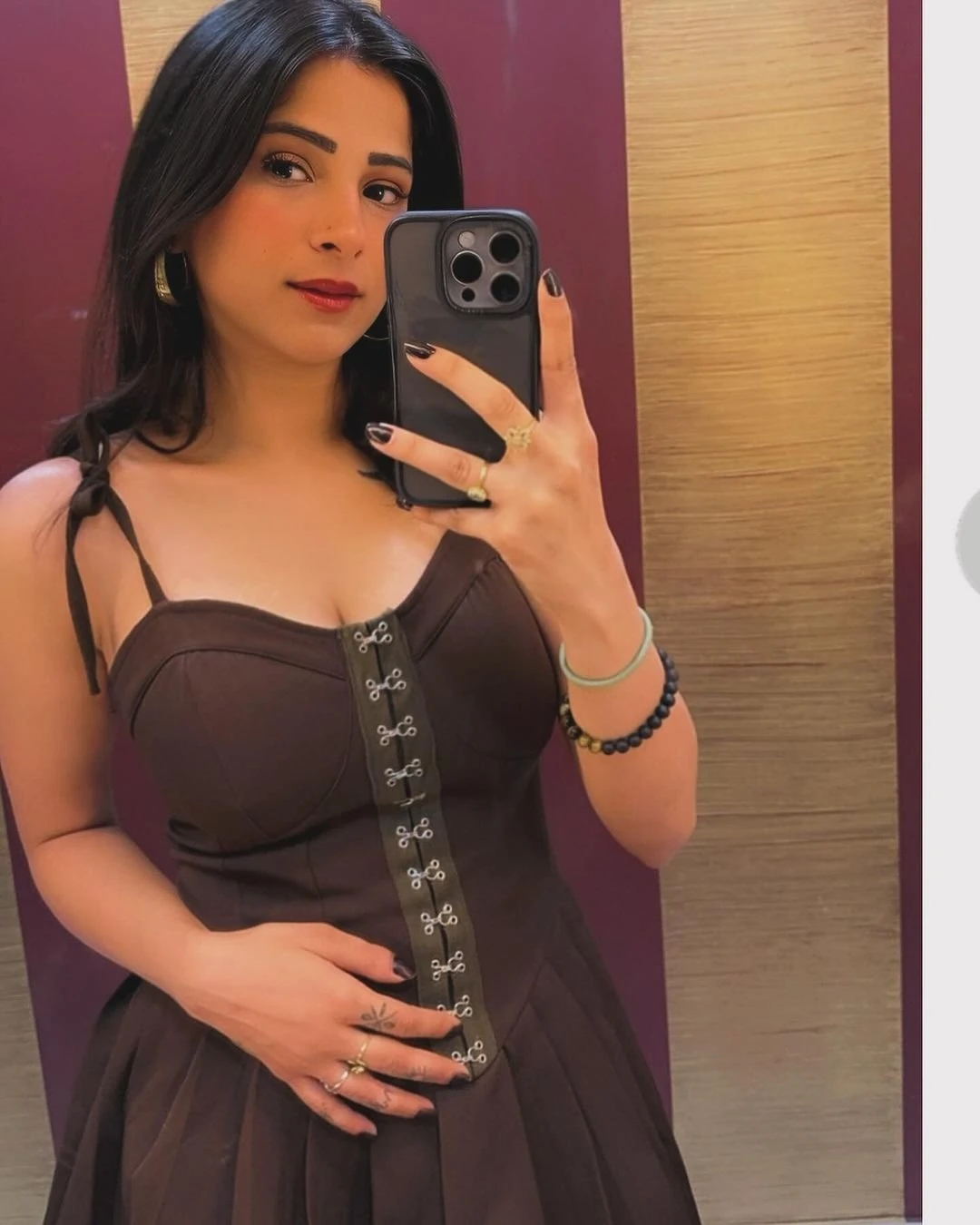 Kavya Escort Service – Indian escort in Hyderabad — 3 / 4