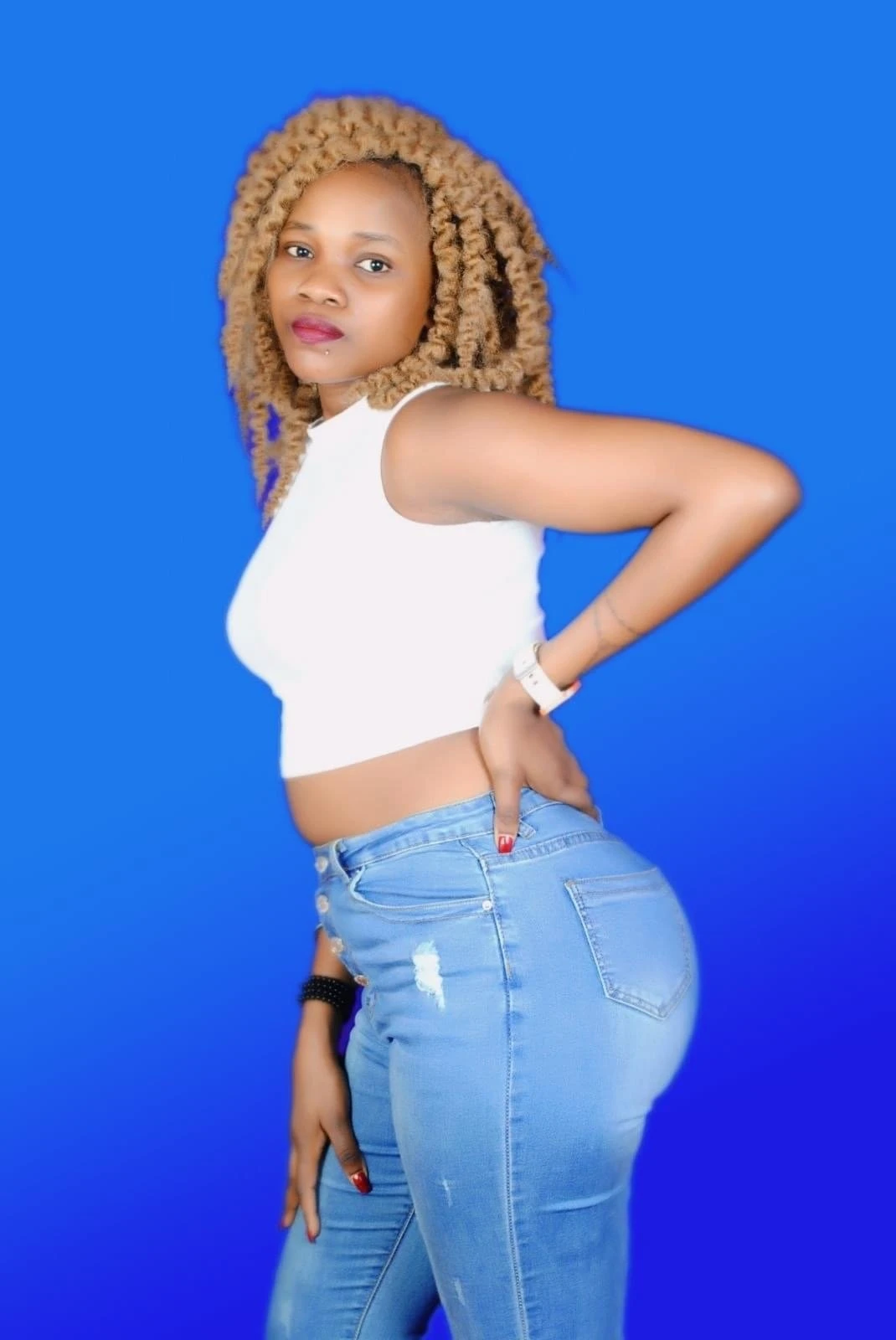 Luiza – Kenyan escort in Udaipur — 2 / 4