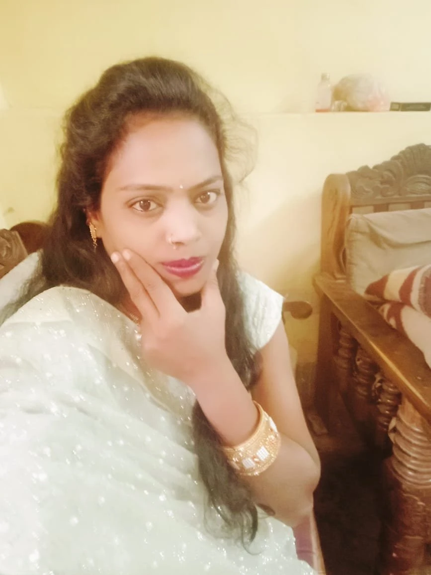 Sneha Singh – Indian escort in Hyderabad — 2 / 6