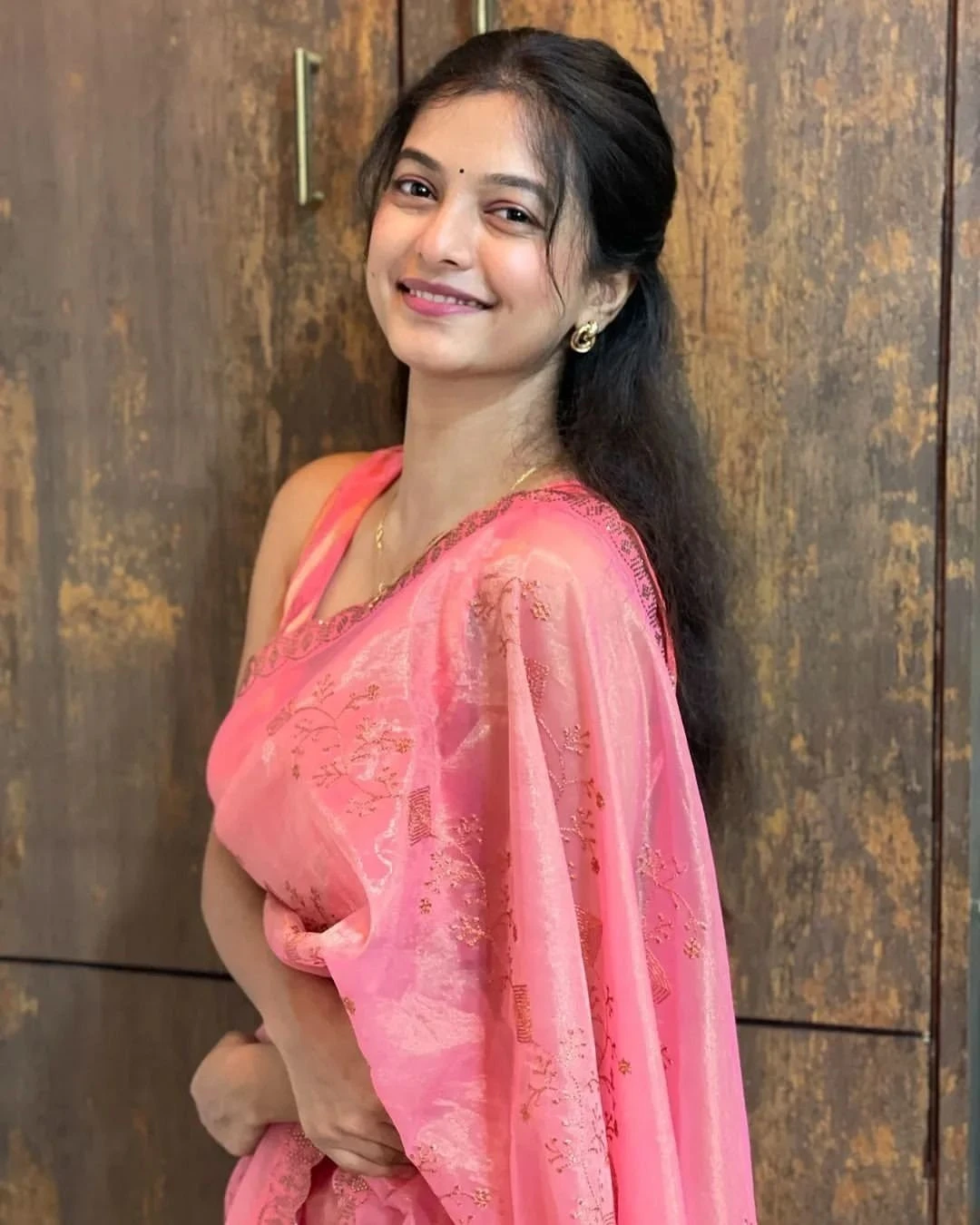 Monika – Indian escort in Kochi — 3 / 4