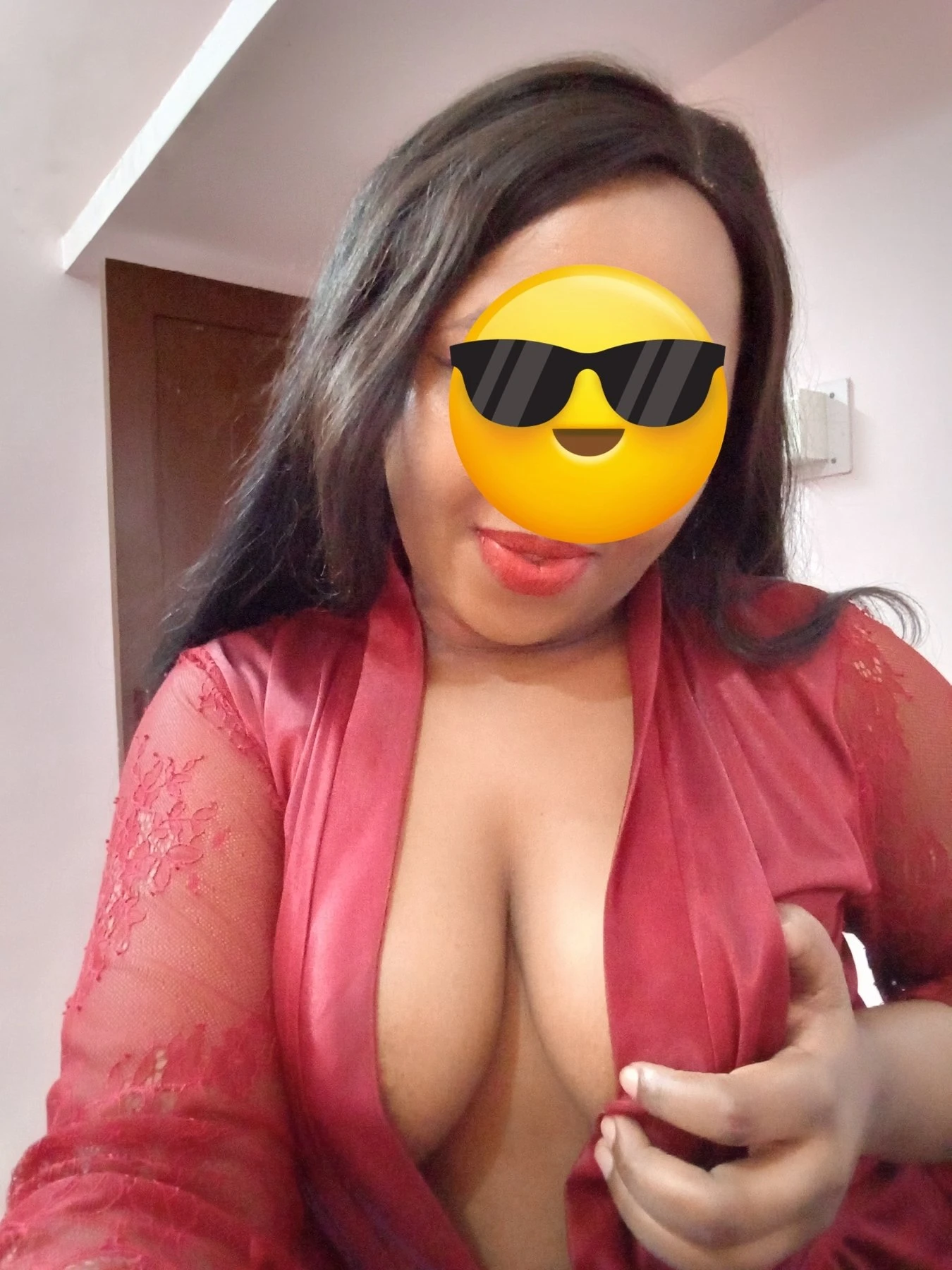 Boobfuck Goddess – Malawian escort in Chennai — 1 / 4