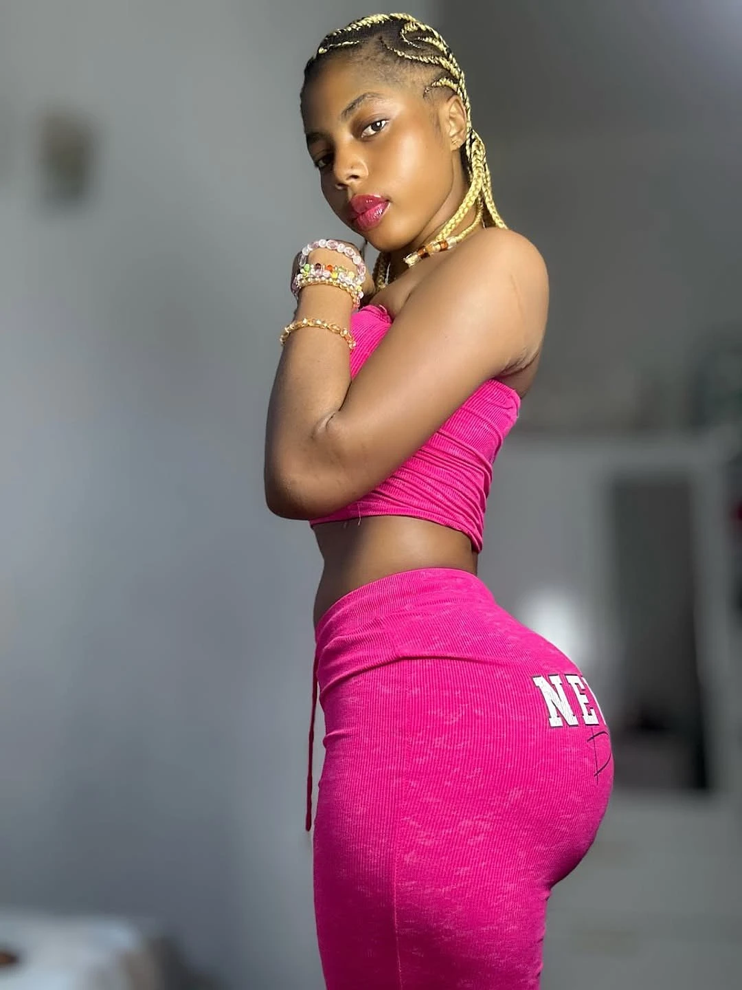 Bella – South African escort in Rajkot — 2 / 4