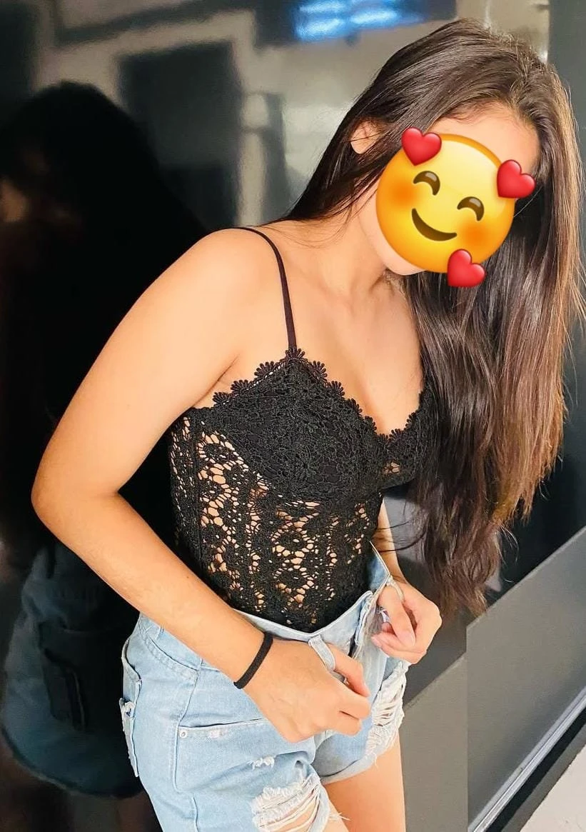 escorts in Lahore ✔ Verified – Indian escort in Lahore — 4 / 7