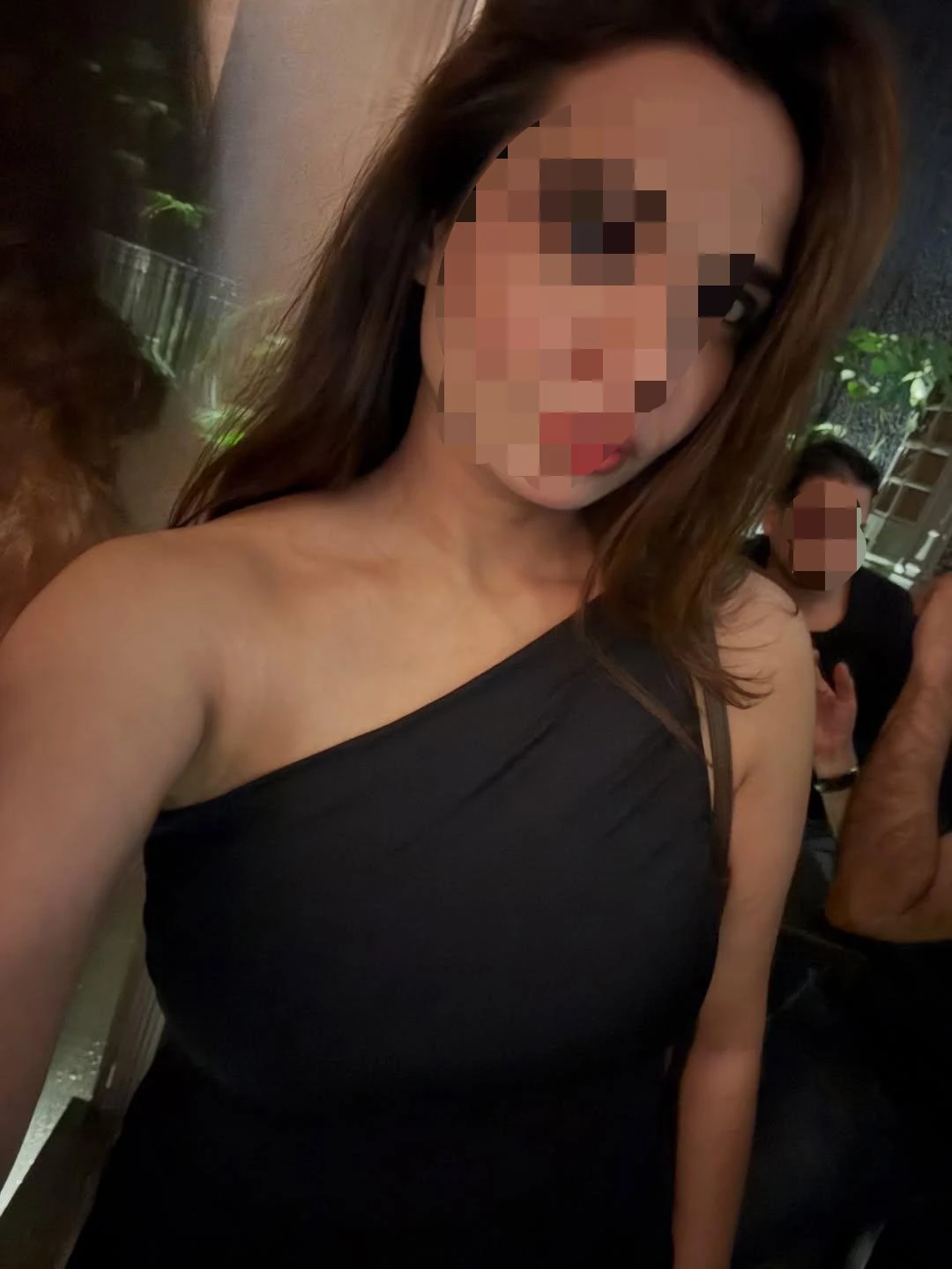 Graceful Meera – Calm & Genuine Vibe – Indian escort in Hyderabad — 2 / 3