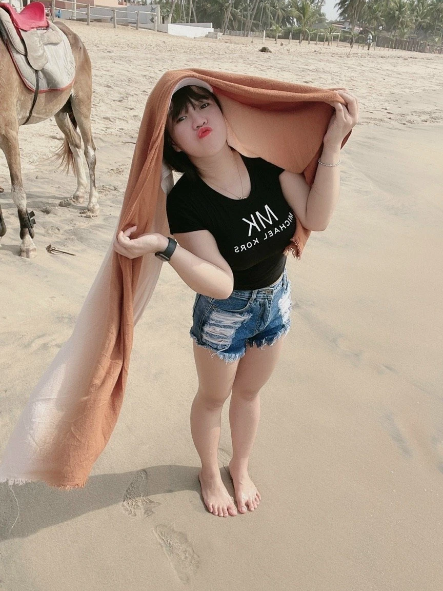 Laura – Argentinean escort in Colombo — 2 / 11