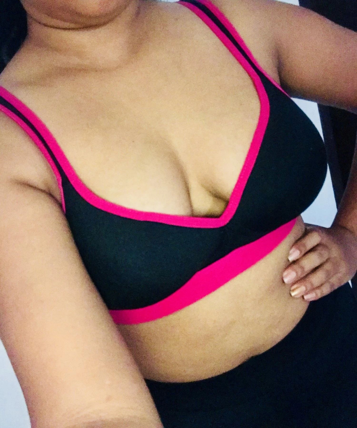Binuri Ranasinghe – Sri Lankan escort in Colombo — 8 / 13