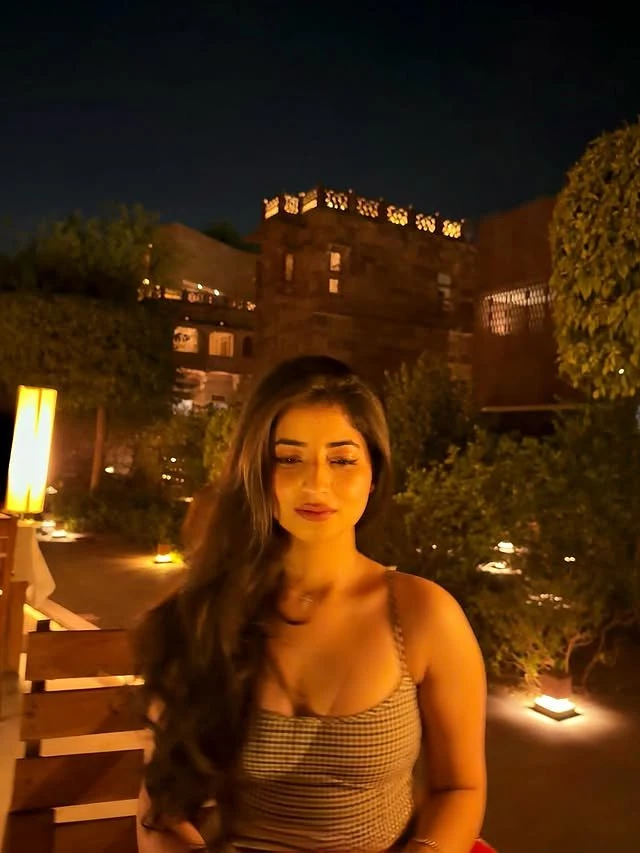 Aarohi – Indian escort in Noida — 5 / 6