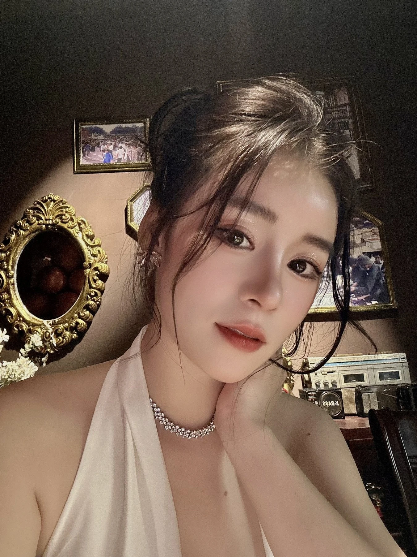 Suri – Vietnamese escort agency in Ho Chi Minh City — 12 / 24