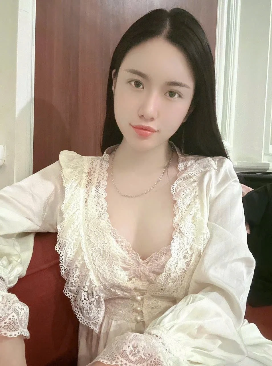 Jo Jo – Vietnamese escort in Ho Chi Minh City — 6 / 9