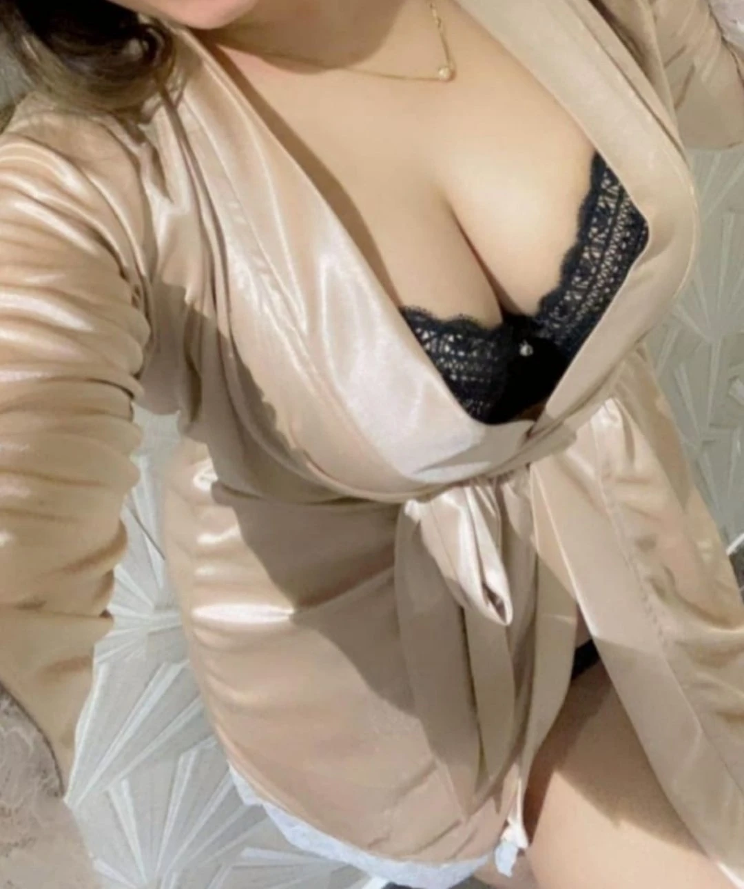 I am Cam Queen – Indian escort in Mumbai — 5 / 8