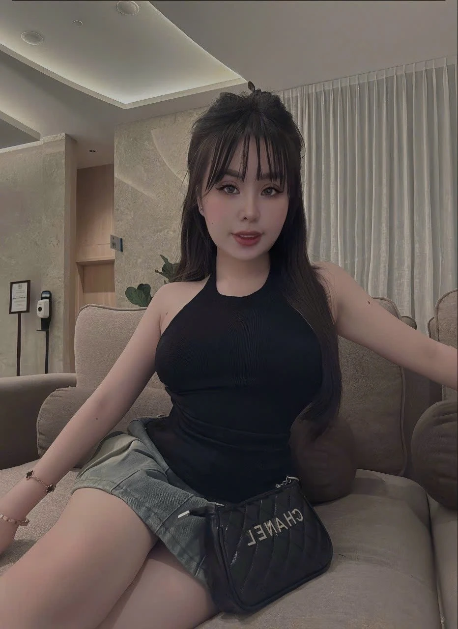 Ruby District 1- Cute Sexy – Vietnamese escort in Ho Chi Minh City — 20 / 31