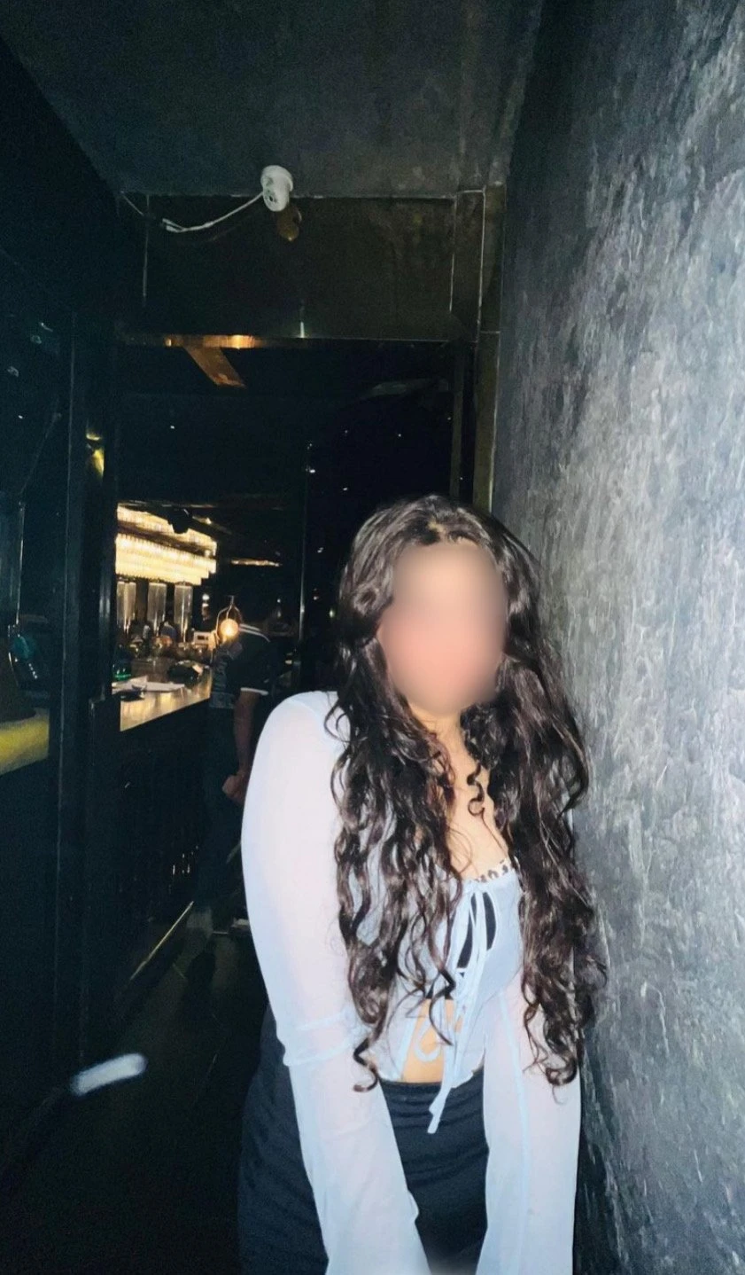 Divya New Arrival – Indian escort in Pune — 5 / 6
