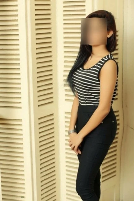 Saanvi Independent Available (REAL&CAM) – Indian escort in Mumbai — 3 / 4