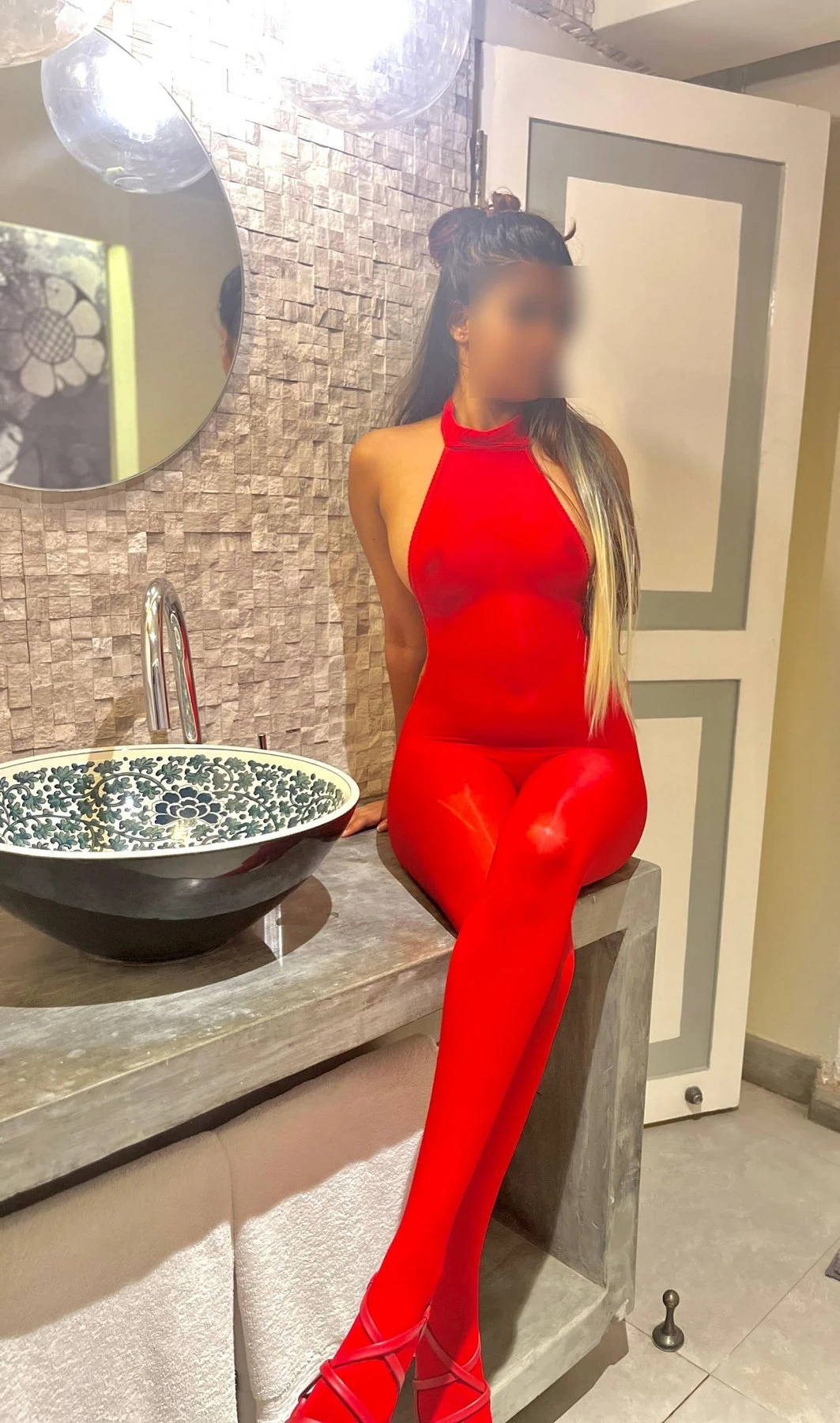 Elena – Sri Lankan escort in Colombo — 18 / 21