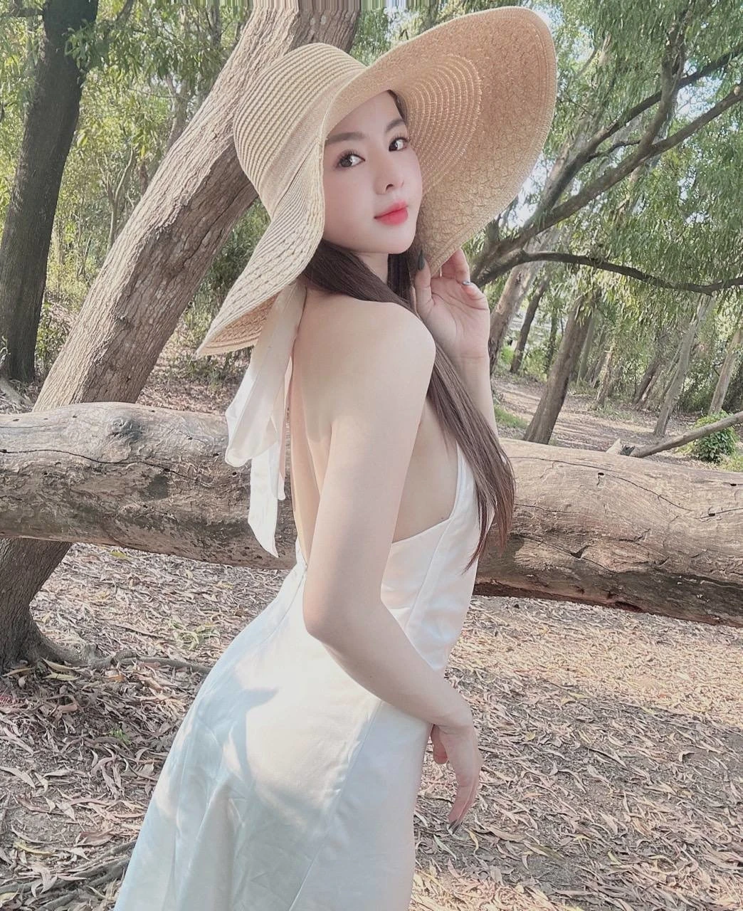Ella – Vietnamese escort in Ho Chi Minh City — 9 / 17