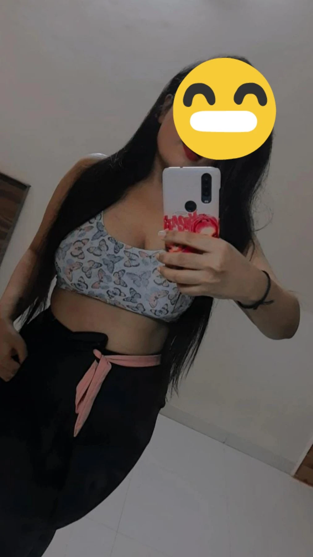 Roshni Khanna – Indian escort in Mumbai — 4 / 8