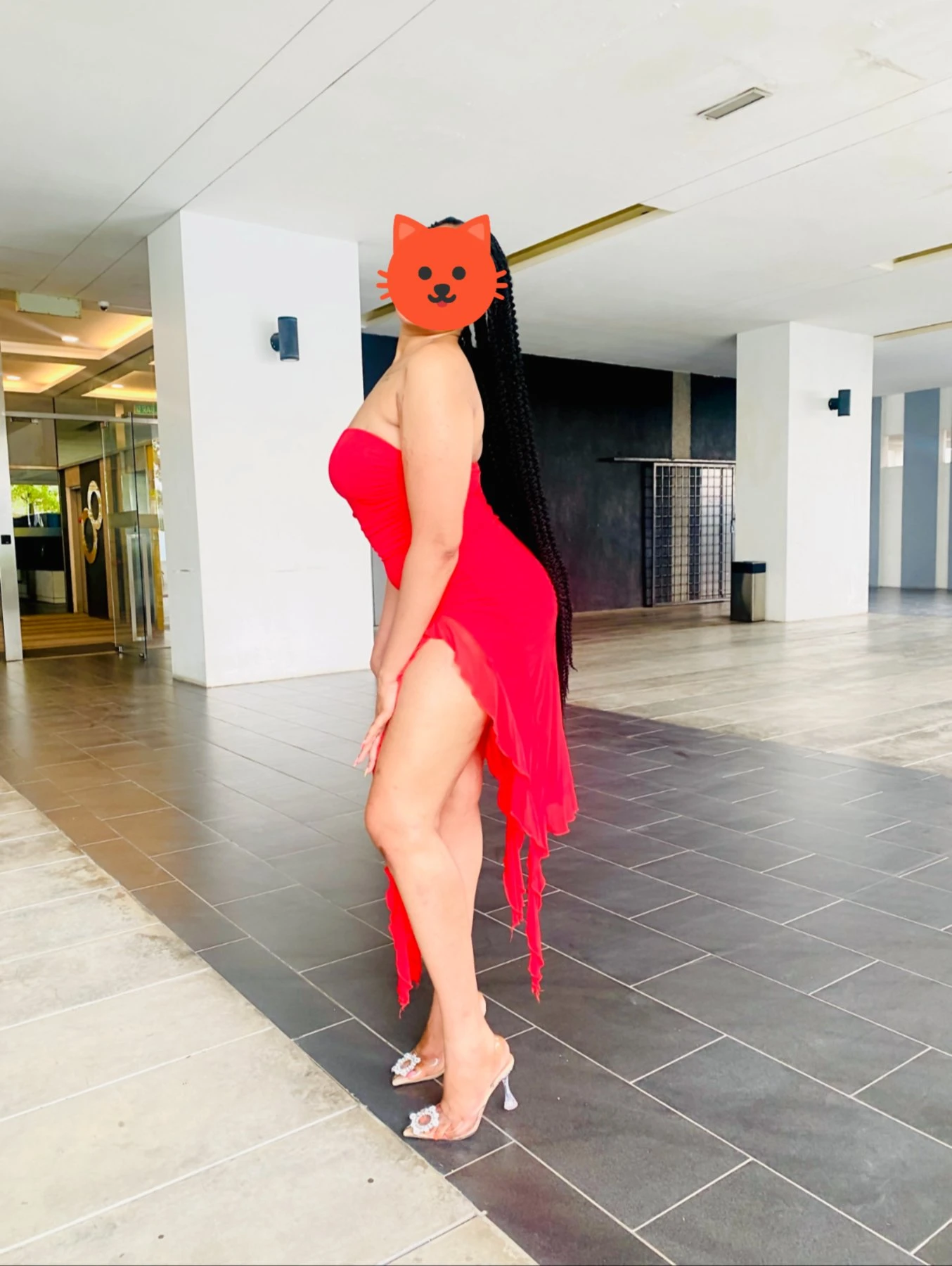 Sonia – Central African escort in Kampala — 2 / 4