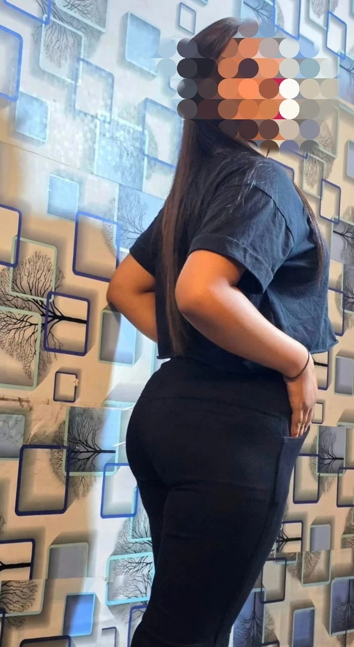 July Reyal Meet and Cam Show – Indian escort in Hyderabad — 2 / 4
