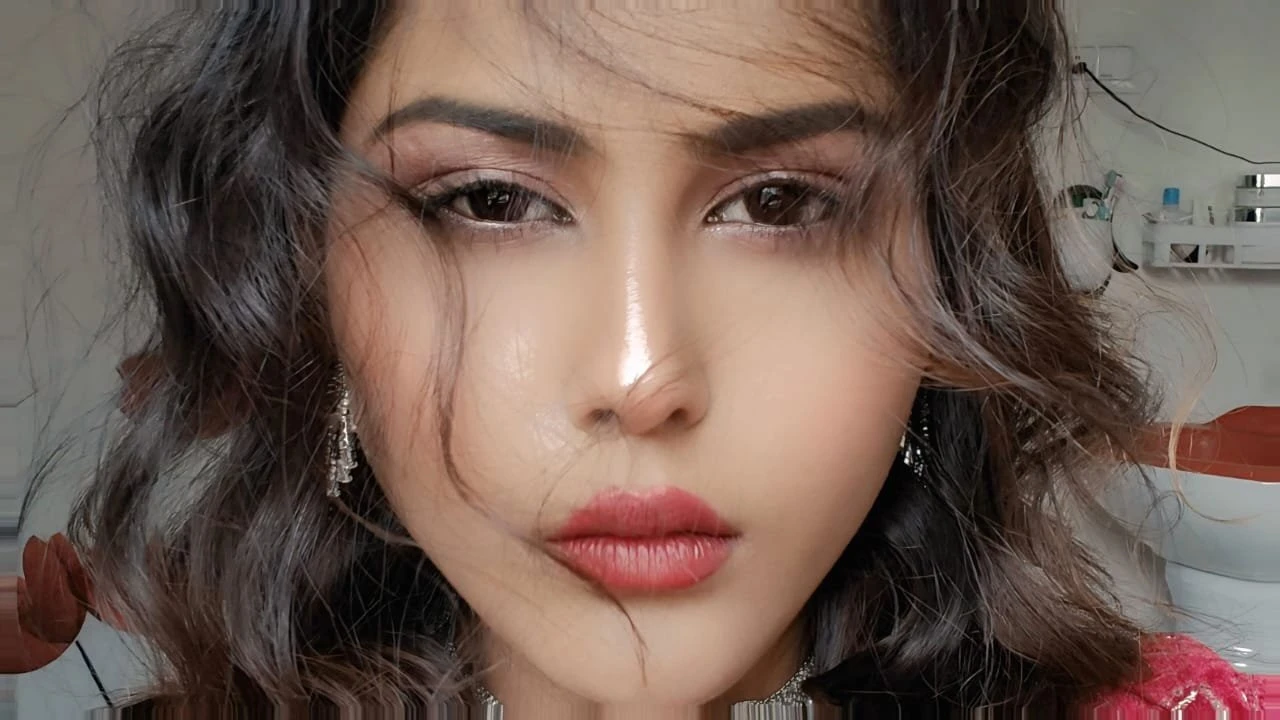Vip High Profile Model Escort Service – Indian escort in Lucknow — 4 / 5