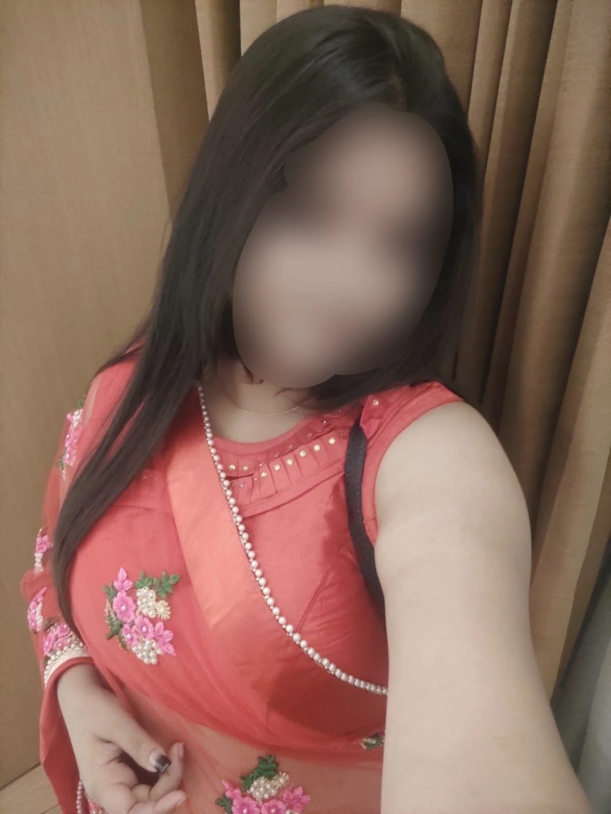 Neha – Indian escort in Kolkata — 1 / 8