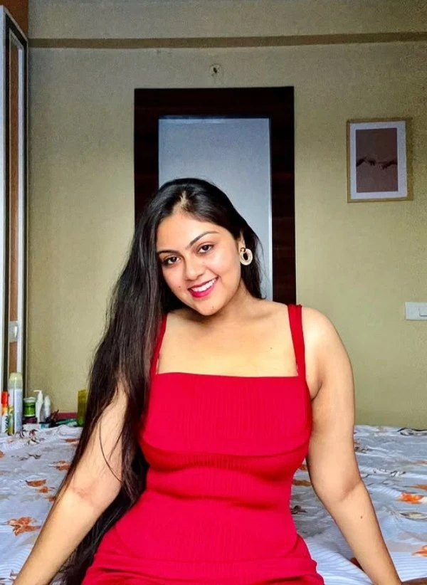 Yamini Mhatre – Indian escort in Navi Mumbai — 2 / 4