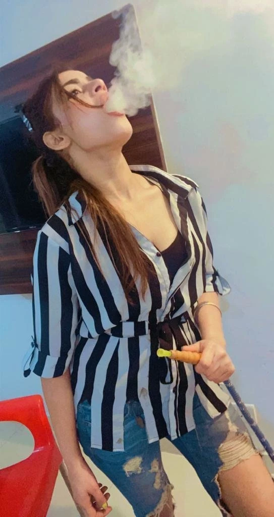 Sania – Indian escort in Pune — 6 / 7