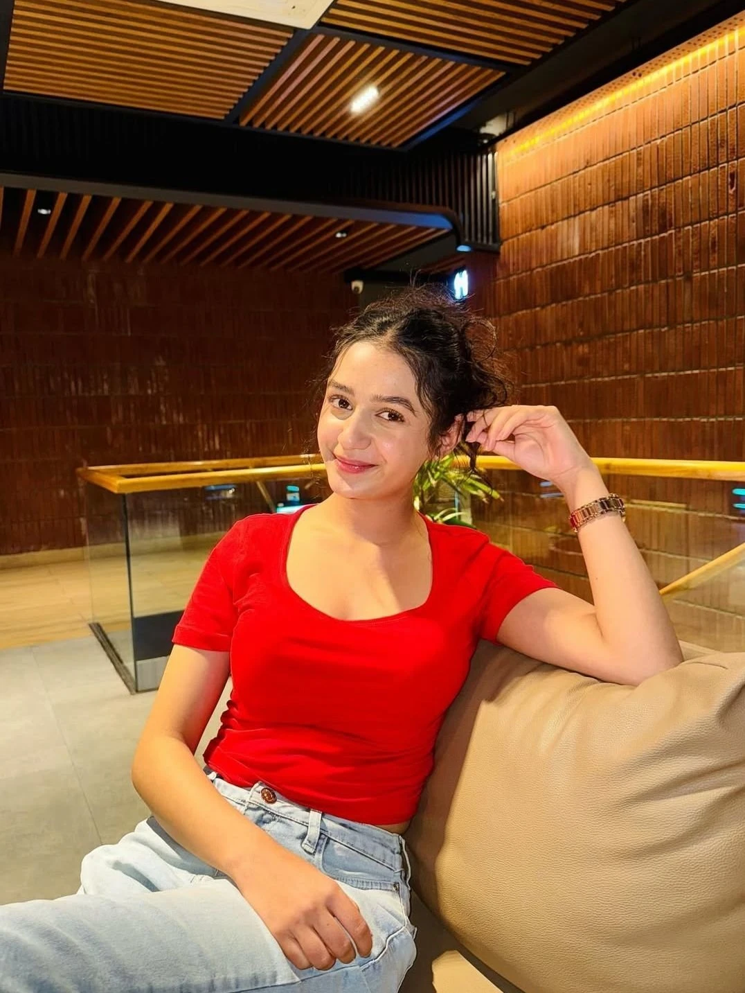 Saina Kapur Real Meet Service Available – Indian escort in Thane, Escort, Thane