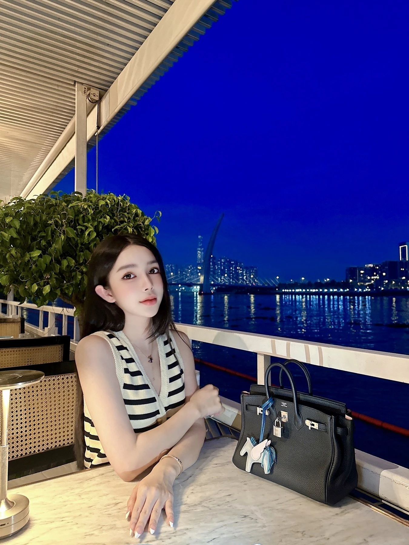 Jennie baby – Vietnamese escort in Ho Chi Minh City — 13 / 23