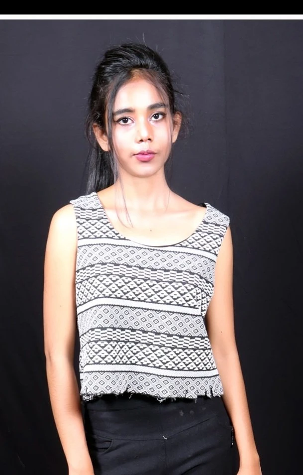 Sneha Singh – Indian escort in Mumbai — 4 / 5