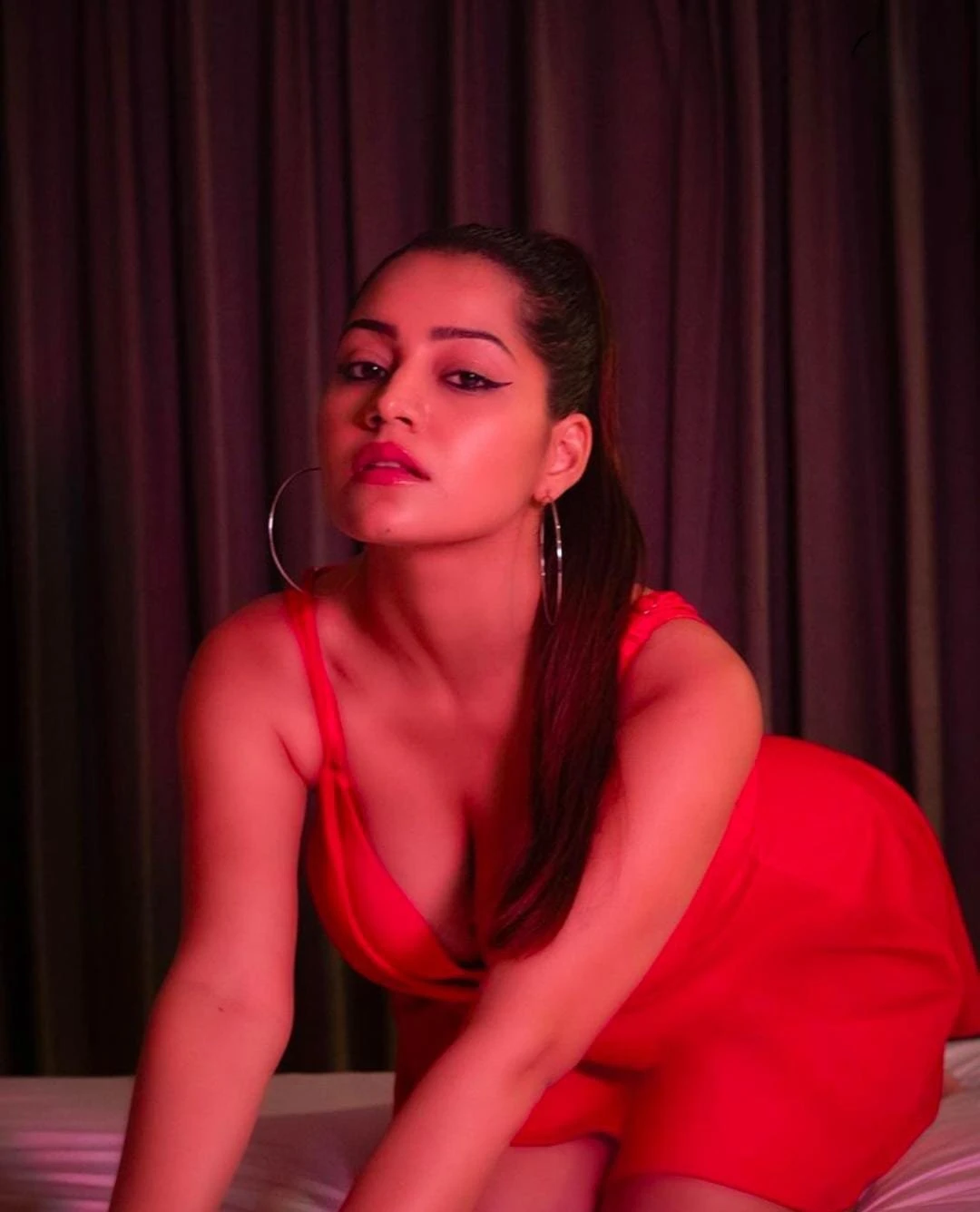 Hand Cash Payment – Indian escort agency in Hyderabad — 4 / 6