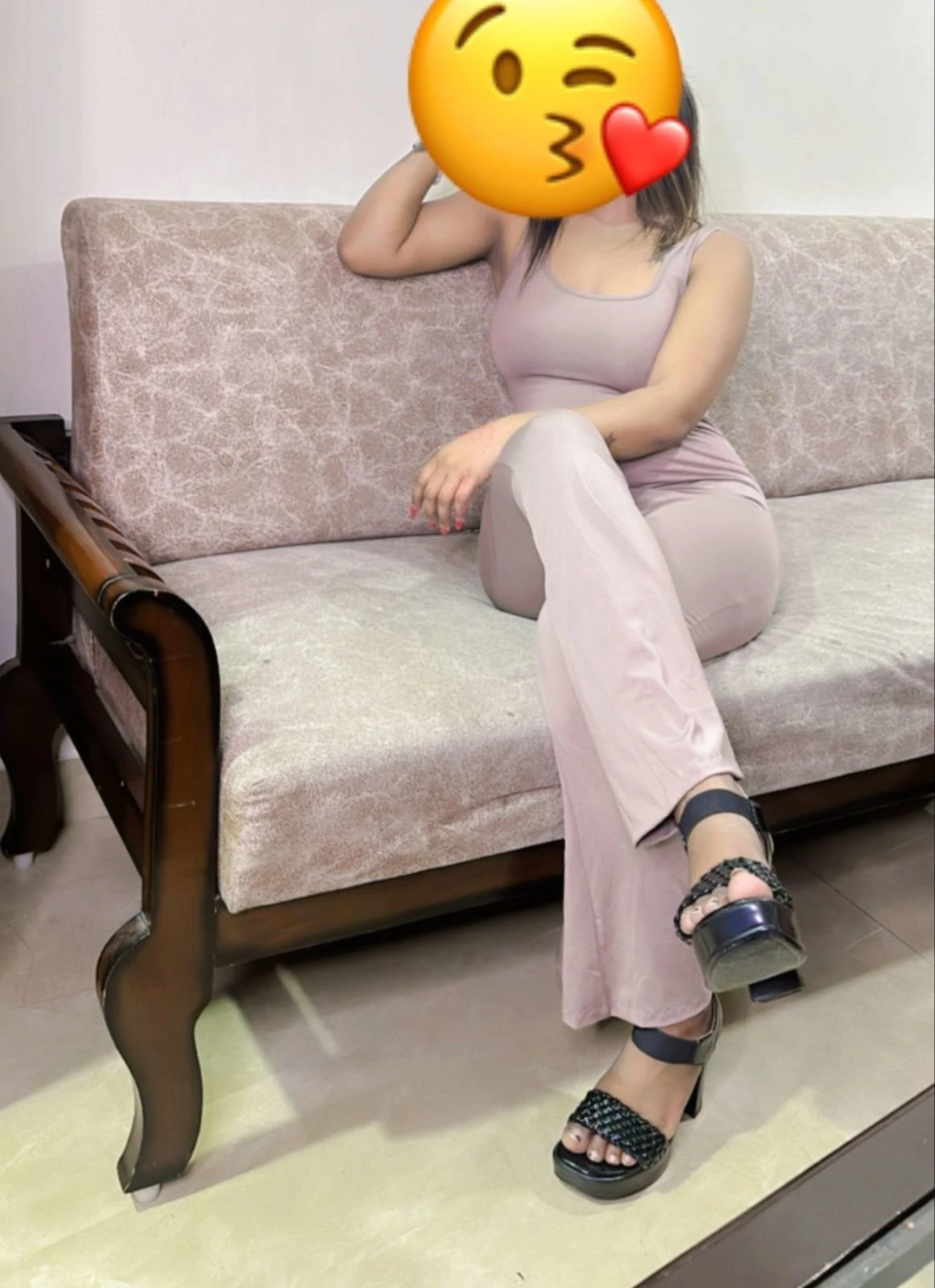 Alisha – Indian escort in Hyderabad — 4 / 8