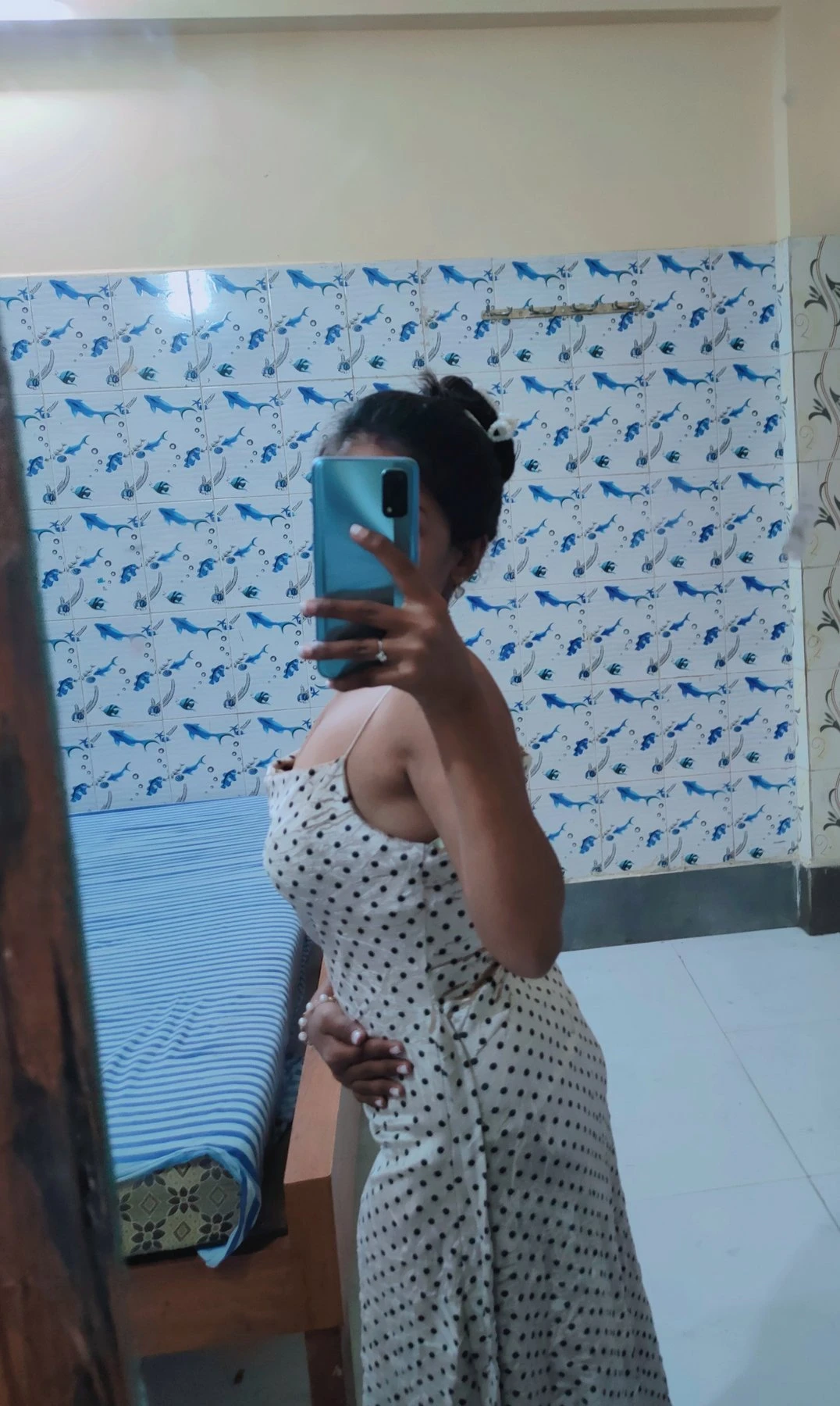 Kolkata Call Girl Service Cam & Meet – Indian escort in Kolkata — 2 / 3
