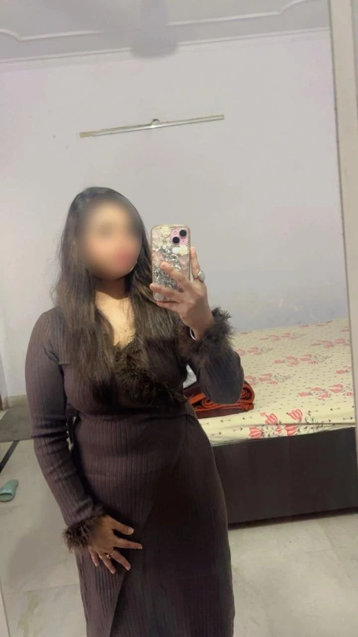 Soniya – Indian escort in Visakhapatnam — 5 / 9