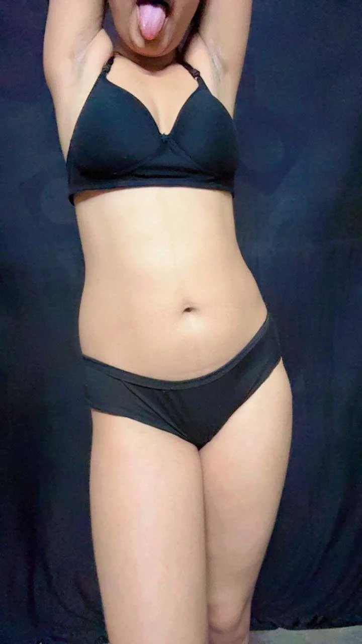 Neha – Indian escort in Bangalore — 5 / 7