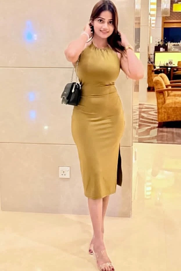 Hanika – escort in Mumbai — 1 / 2