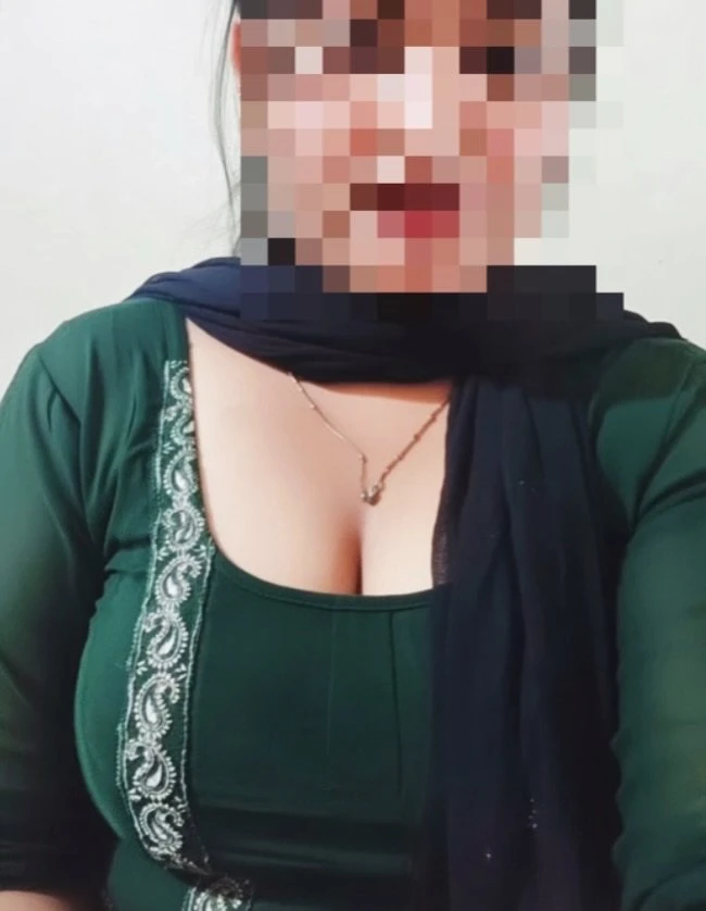 Kajal – Indian dominatrix in Chennai — 3 / 31