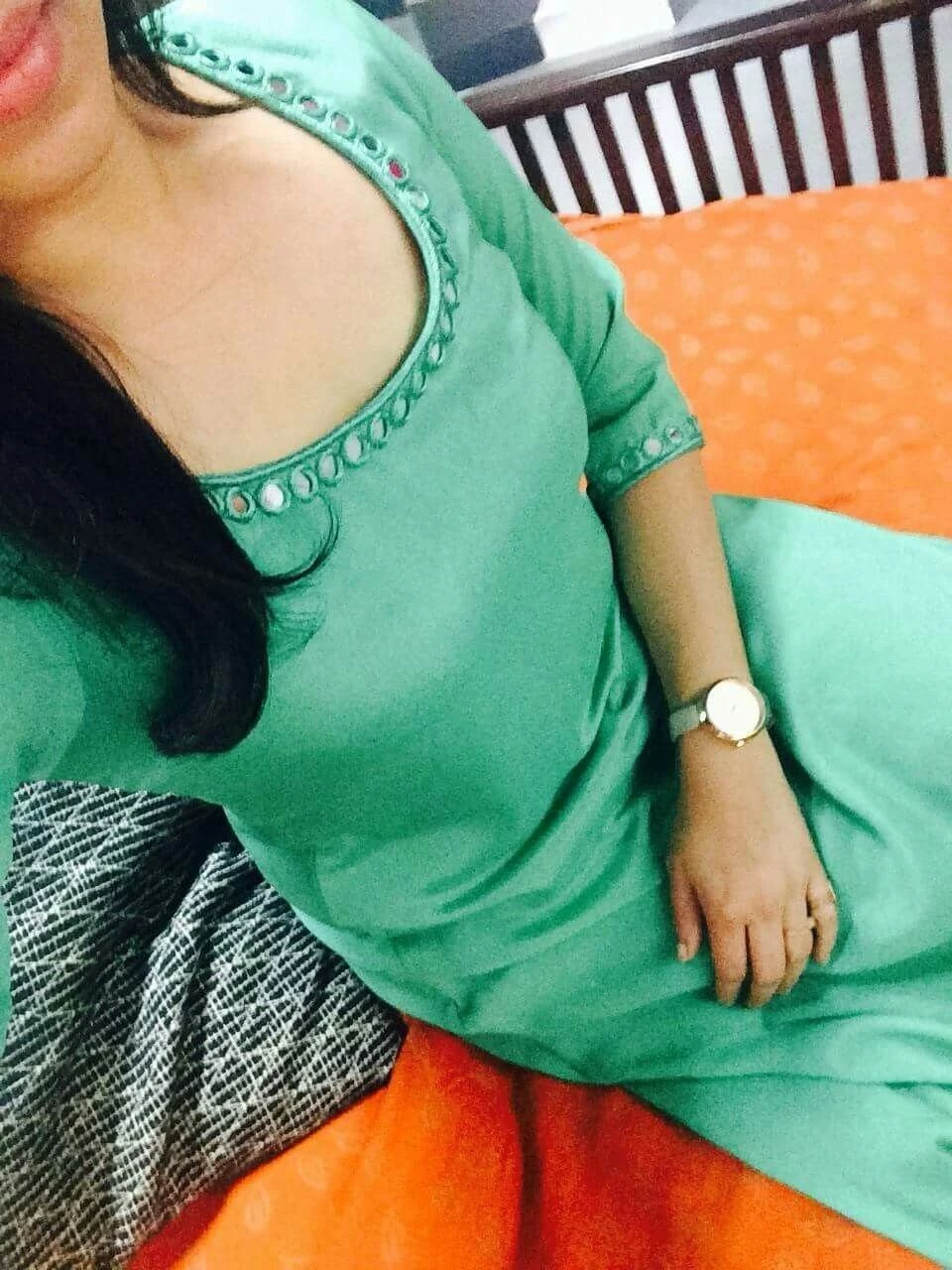Anu Shree – Indian escort in Hyderabad — 2 / 3