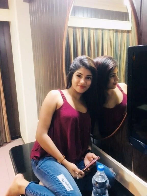 Manisha Kour – Indian escort agency in Mumbai — 1 / 2