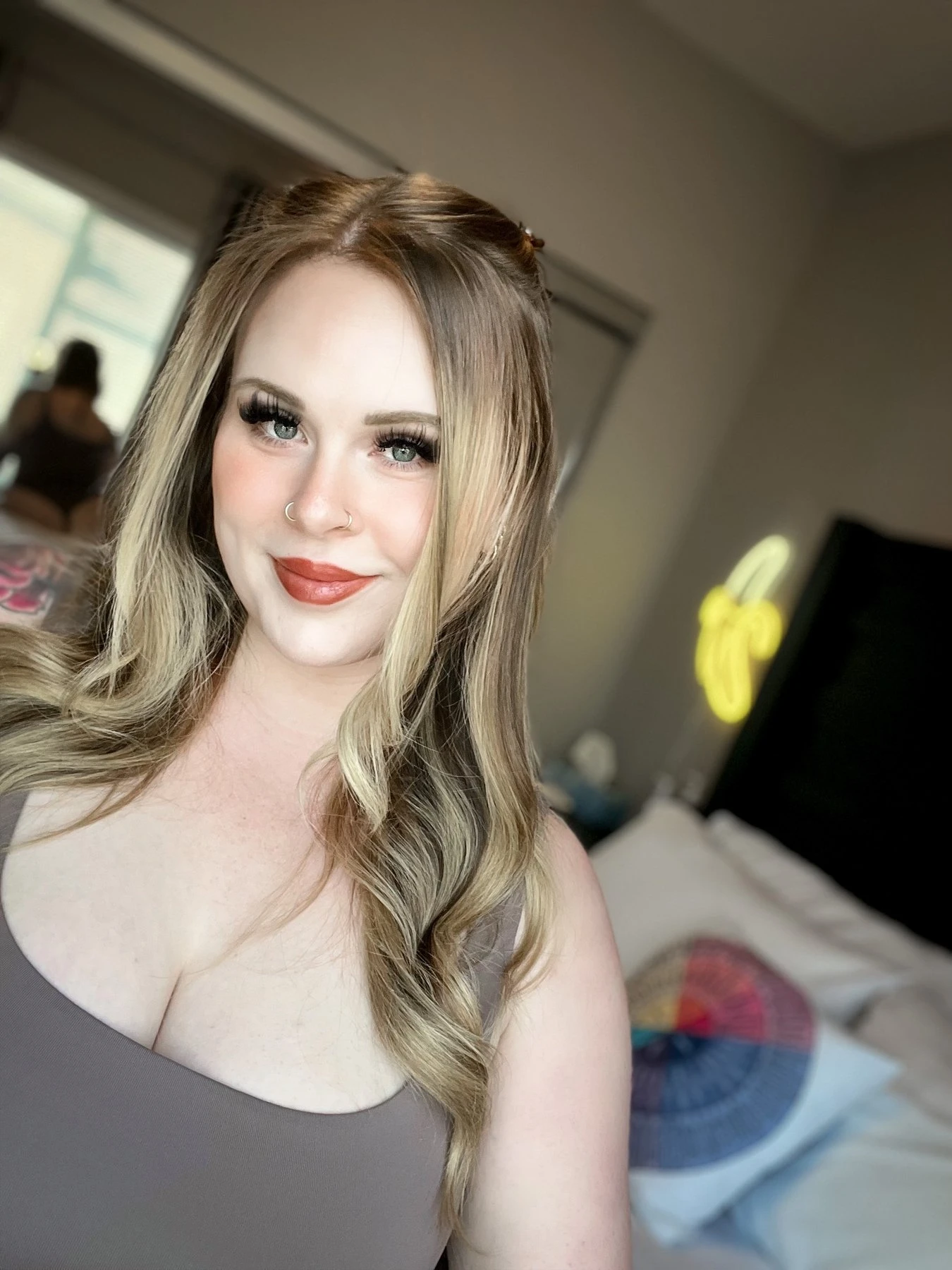 Canadian Ashlynn Curvy Bombshell – Canadian escort in New Delhi — 11 / 16
