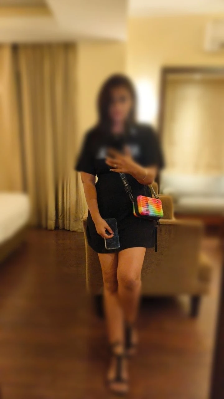 Cam and Meet Independent Sanvi – Indian escort in Mumbai — 1 / 4