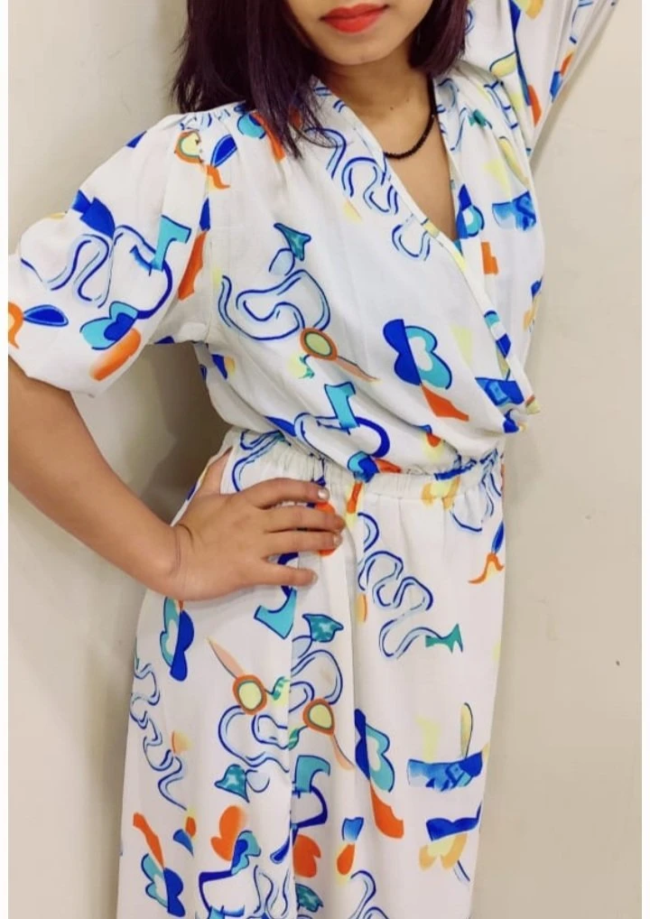 Surbhi – Indian escort in New Delhi — 2 / 3