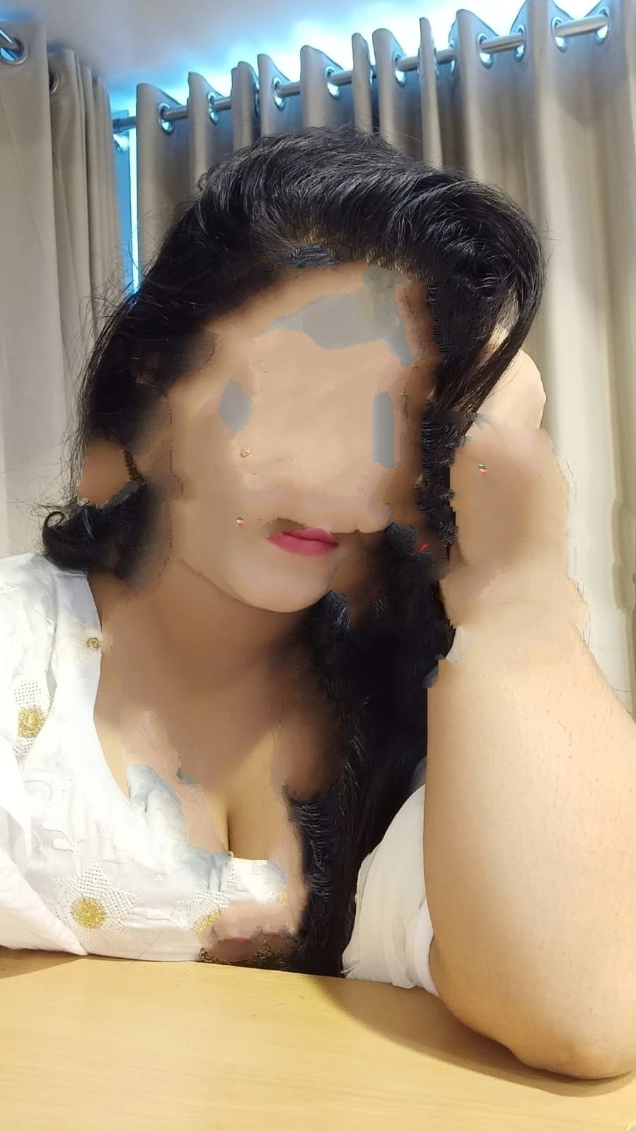 Chubby Queen – Indian escort in Mumbai — 2 / 15